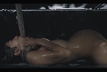 Её трахали тентакли, а она кончала 🦑 Сколько ж в ней было кремпая..